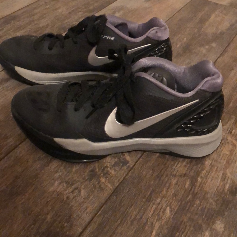 nike volleyball shoes
